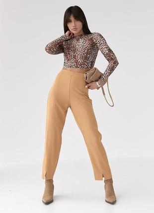 Жіночі бежеві базові штани брюки класичні з розрізами спереду