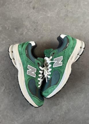 Замшевые кроссовки new balance 2002r. цвет зеленый с синим. унисекс. размеры 36-454 фото