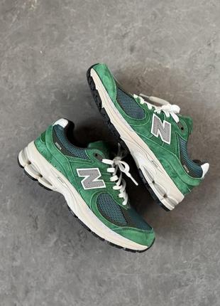 Замшеві кросівки new balance 2002r. колір зелений з синім. унісекс. розміри 36-457 фото