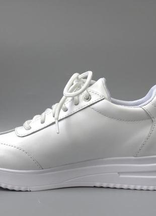 Белоснежные кроссовки кожаные сникерсы легкая женская обувь повседневная cosmo shoes dolga y white3 фото