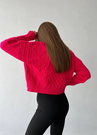 Яскравий теплий вільний малиновий светр із візерунками7 фото