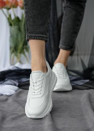 Жіночі кросівки шкіряні весняно-осінні білі leader style 3464