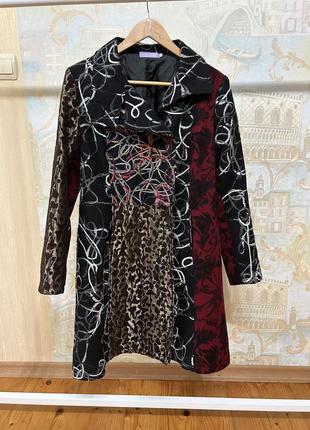 Пальто дизайнерське жіноче
