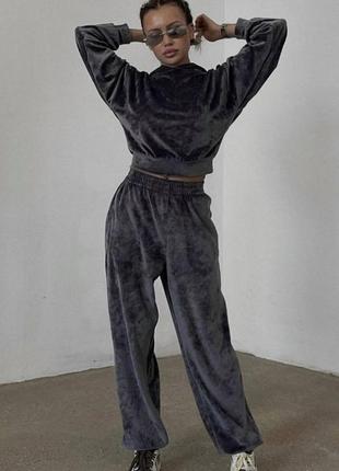 Костюм женский спортивный велюровый графит однотонный оверсайз худи с капишоном брюки на высокой посадке свободного кроя с карманами качественный стильный
