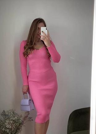 Жіноча трикотажна міді сукня в рубчик