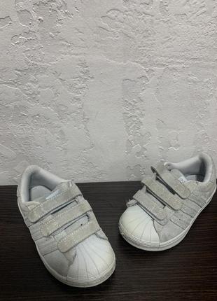 Кроссовки adidas р-28