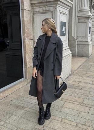 Стильное оверсайз пальто