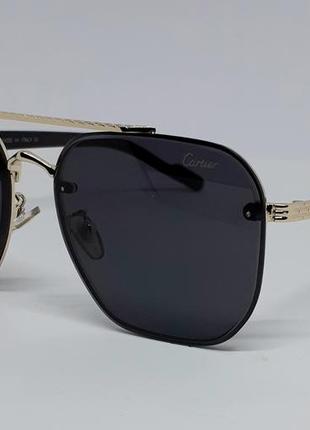 Чоловічі  брендові  сонцезахисні окуляри чорні однотонні в золотому метвлі