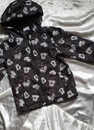 Шикарная легенькая курточка с микки маусом на 1,5-2года