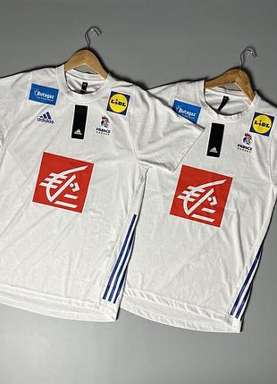 Спортивні футболки adidas