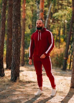 Спортивный костюм с лампасами