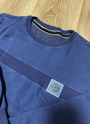 Оригинальная кофта от stone island.