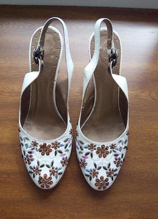 Шикарные босоножки