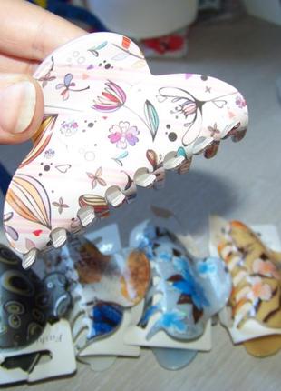 Заколка-краб пластикова з квітковим візерунком 7-8 см у асортименті кольорів5 фото