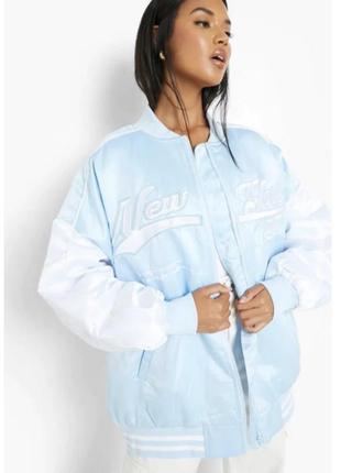 Boohoo x madison beer new york 99 satin oversized letterman куртка бомбер р м