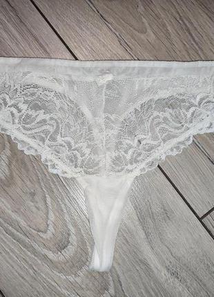 Мереживні стрінги triumph з колекції forbidden lace6 фото