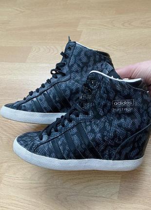 Кросівки сеікерси adidas2 фото