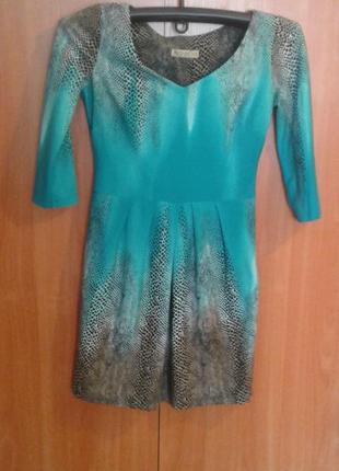 Сукня в анімалістичний принт