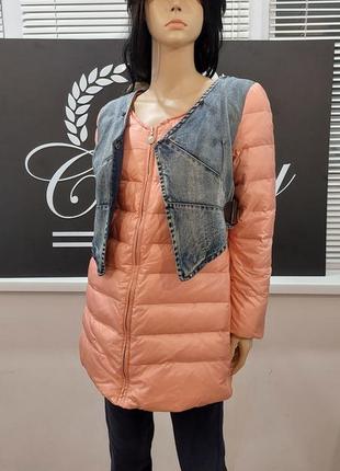 Лёгкий пуховик.