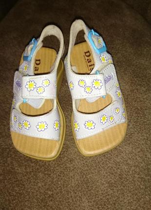 Босоніжки для дівчинки 20-21р.