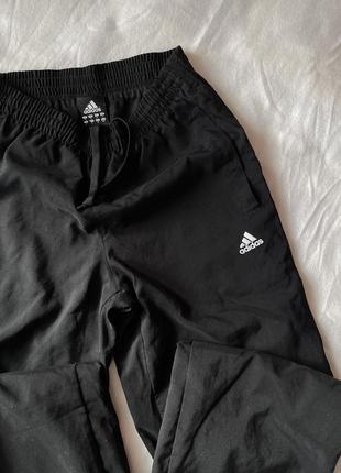 Черные спортивные штаны adidas3 фото