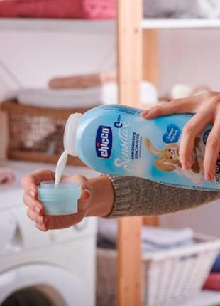 Кондиционер для белья chicco sensitive sweet talcum смягчитель тканей 750 мл (8058664103126)3 фото