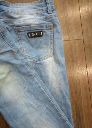 Обалденние світлі джинси жіночі