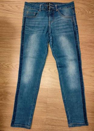 Стильные джинсы на девочку reserved р.134
