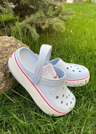 Кроксы на платформе crocs crocband platforma голубые жіночі крокси блактні високі