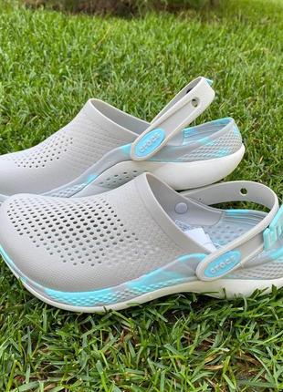 Кроксы женские серые цветные crocs literide 360 marbled clog pearl white/multi