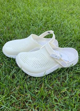 Кроксы женские белые шлепки crocs literide 360 almost white