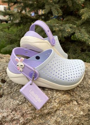 Крокси crocs дитячі блакитні лавандові literide kids mineral blue/white сабо оригінал крокси дитинучу на дівчині