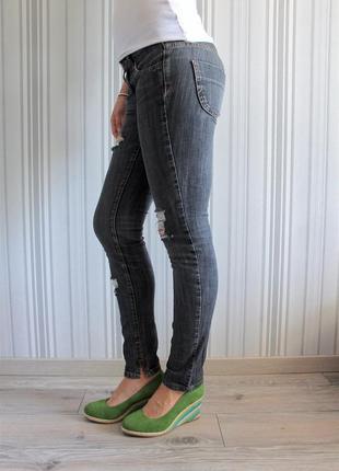 Сірі джинси скінні / джинси з дірками / джинси розмір xxs3 фото