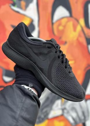 Nike revolution 4 кроссовки 41 размер оригинал черные