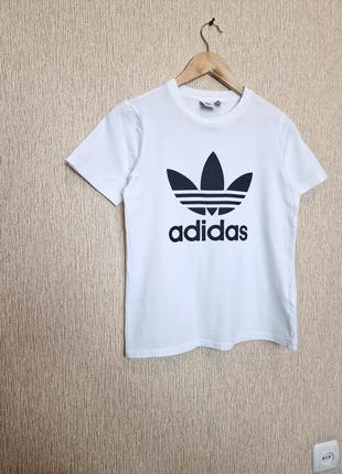 Качественная футболка adidas, оригинал4 фото