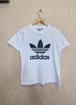 Качественная футболка adidas, оригинал3 фото