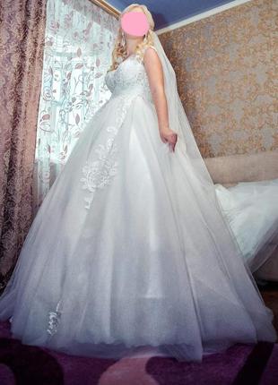 Свадебное,шикарное,нереально красивое,воздушное платье со съемным шлейфом