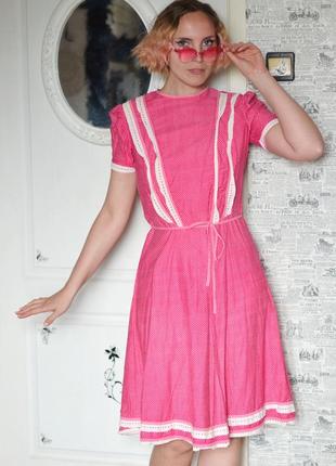 Винтажное розовое платье в горошек1 фото