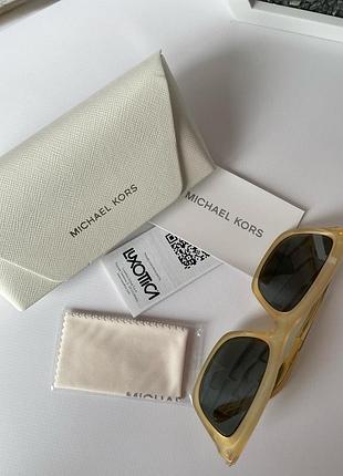 Стильні окуляри від michael kors6 фото