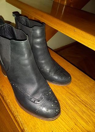 Шкіряні ботінки челсі