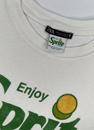 Жіноча біла футболка оверсайз zara x sprite з великим логотипом sprite плотна з бавовни9 фото