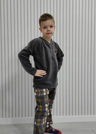 Гарна та якісна тепла флісова дитяча піжама для хлопчика (штани і кофта) family look сіра клітинка