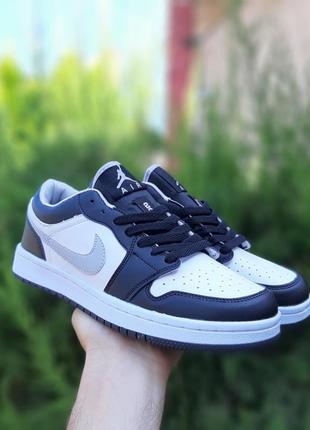 Чоловічі черно-білі кросівки nike air jordan 1 low 🆕 найк джордан3 фото