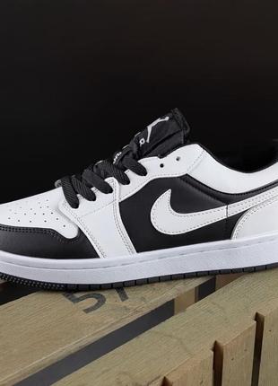 Чоловічі черно-білі кросівки nike air jordan 1 low 🆕 найк джордан3 фото