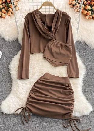 Костюм женский коричневый однотонный топ кофта с капишоном на пуговицах юбка короткая на связках на высокой посадке качественный стильный2 фото