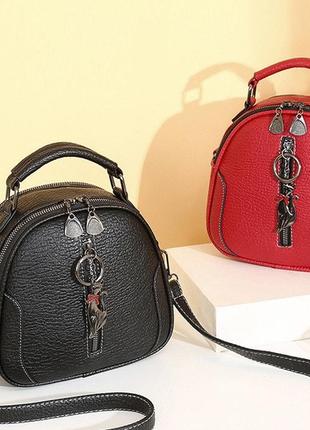 Модная и стильная маленькая женская сумка ,женская мини сумочка на плечо с брелком,