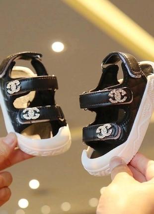 Босоніжки для дівчинки