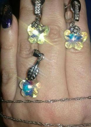 Набор кристаллов сваровски. кулон на силиконовой нити и серьги. бабочки. цветы2 фото