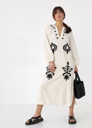 Сукня-вишиванка прямого фасону з розрізами2 фото