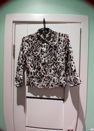 Очень стильная блуза из льна в леопардовый принт1 фото